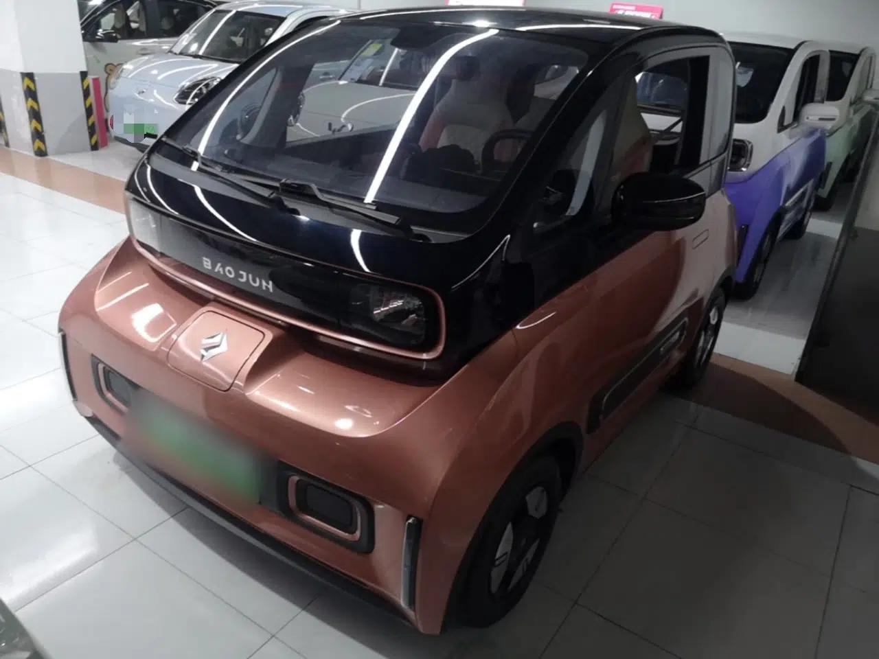 Baojun E300 2020 Star Travel Edition — миниатюра 1