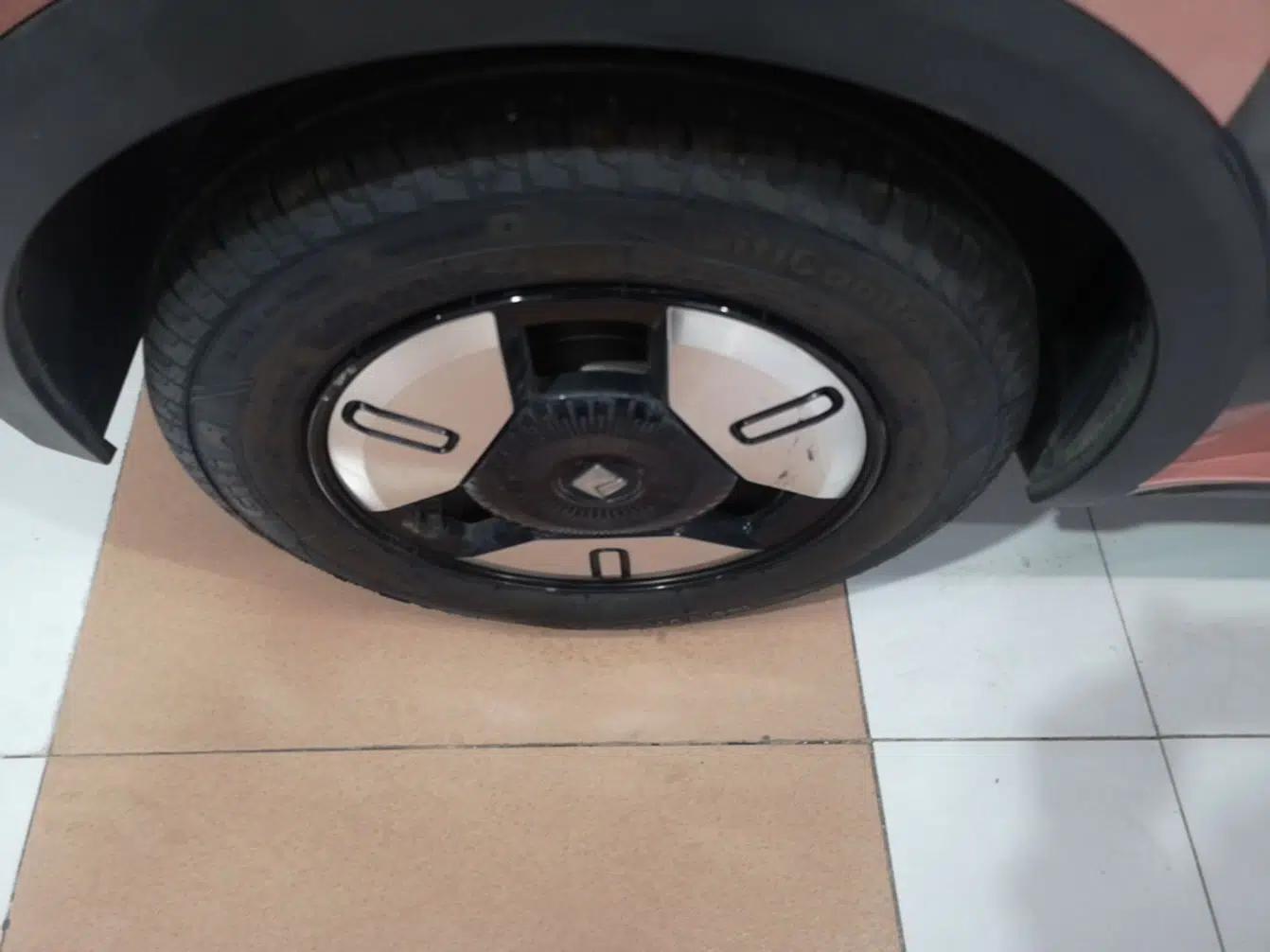 Baojun E300 2020 Star Travel Edition — миниатюра 10
