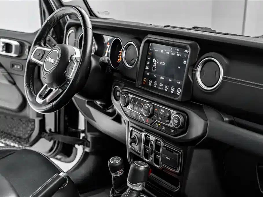 Gladiator 2022 3.6L First Edition — миниатюра 31