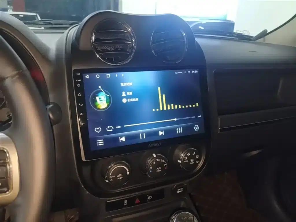 2014 Jeep Compass 2.4L Sport Edition — миниатюра 13