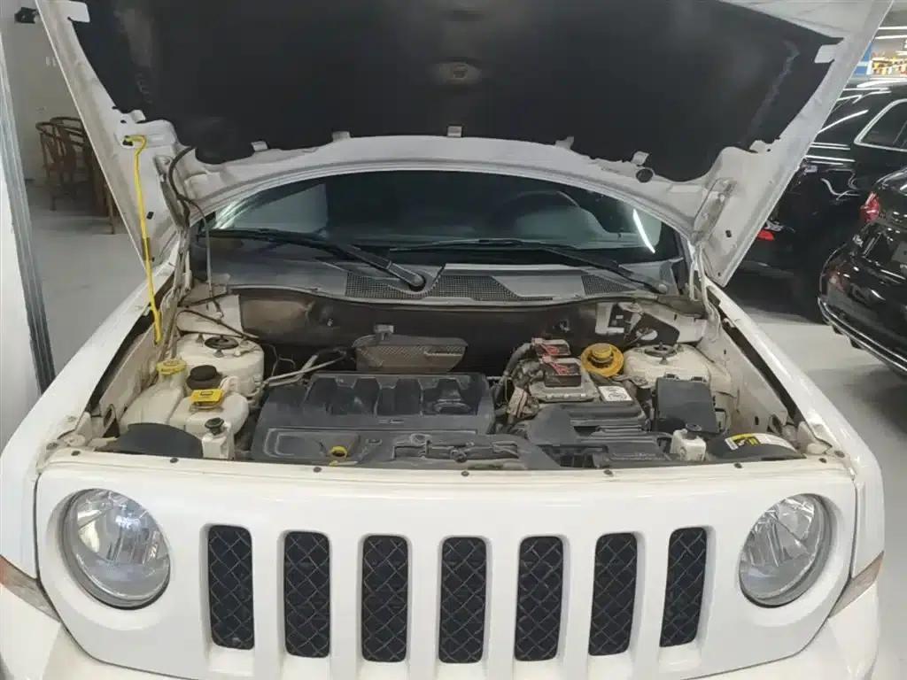 2014 Jeep Compass 2.4L Sport Edition — миниатюра 20