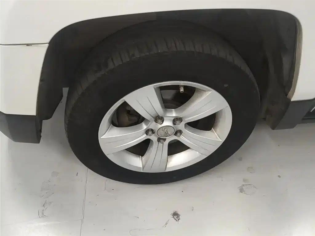 2014 Jeep Compass 2.4L Sport Edition — миниатюра 23