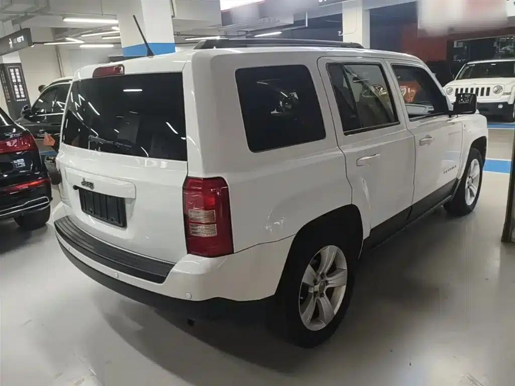 2014 Jeep Compass 2.4L Sport Edition — миниатюра 7