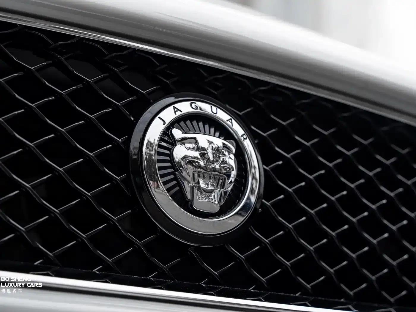 2012 Jaguar XK R 5.0L Supercharged Convertible — миниатюра 14