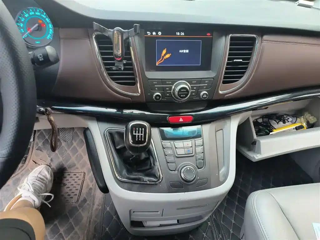 Refine M5 2017 2.0T Gasoline Manual Business Edition — миниатюра 6