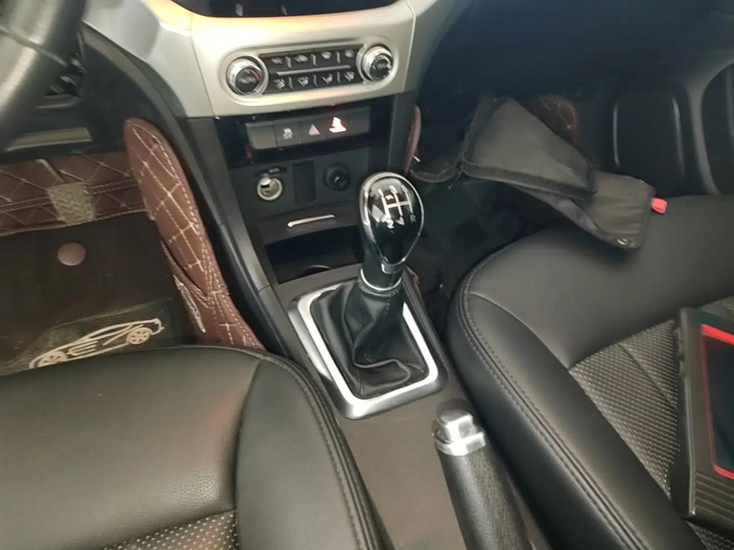 Great Wall C30 2016 1.5L Manual Luxury Model — миниатюра 17
