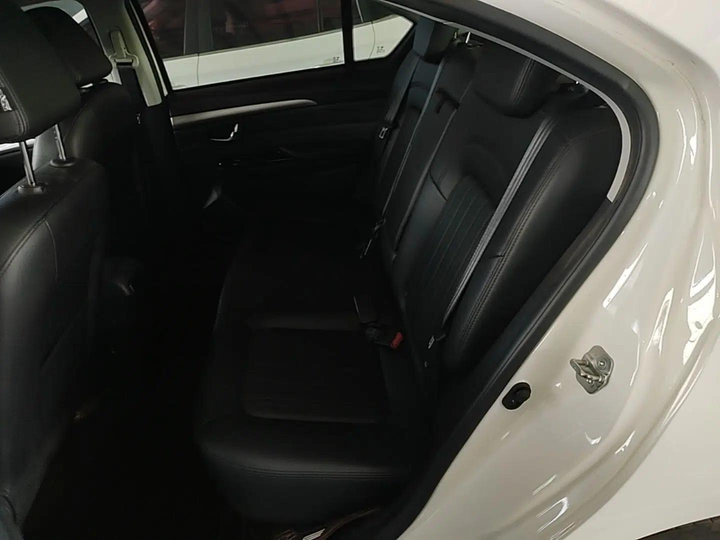 Great Wall C30 2016 1.5L Manual Luxury Model — миниатюра 20