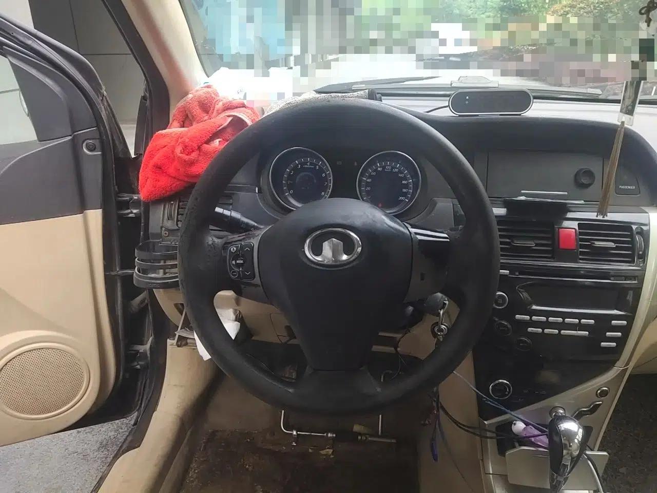 Great Wall C30 2012 1.5L CVT Luxury Edition — миниатюра 11