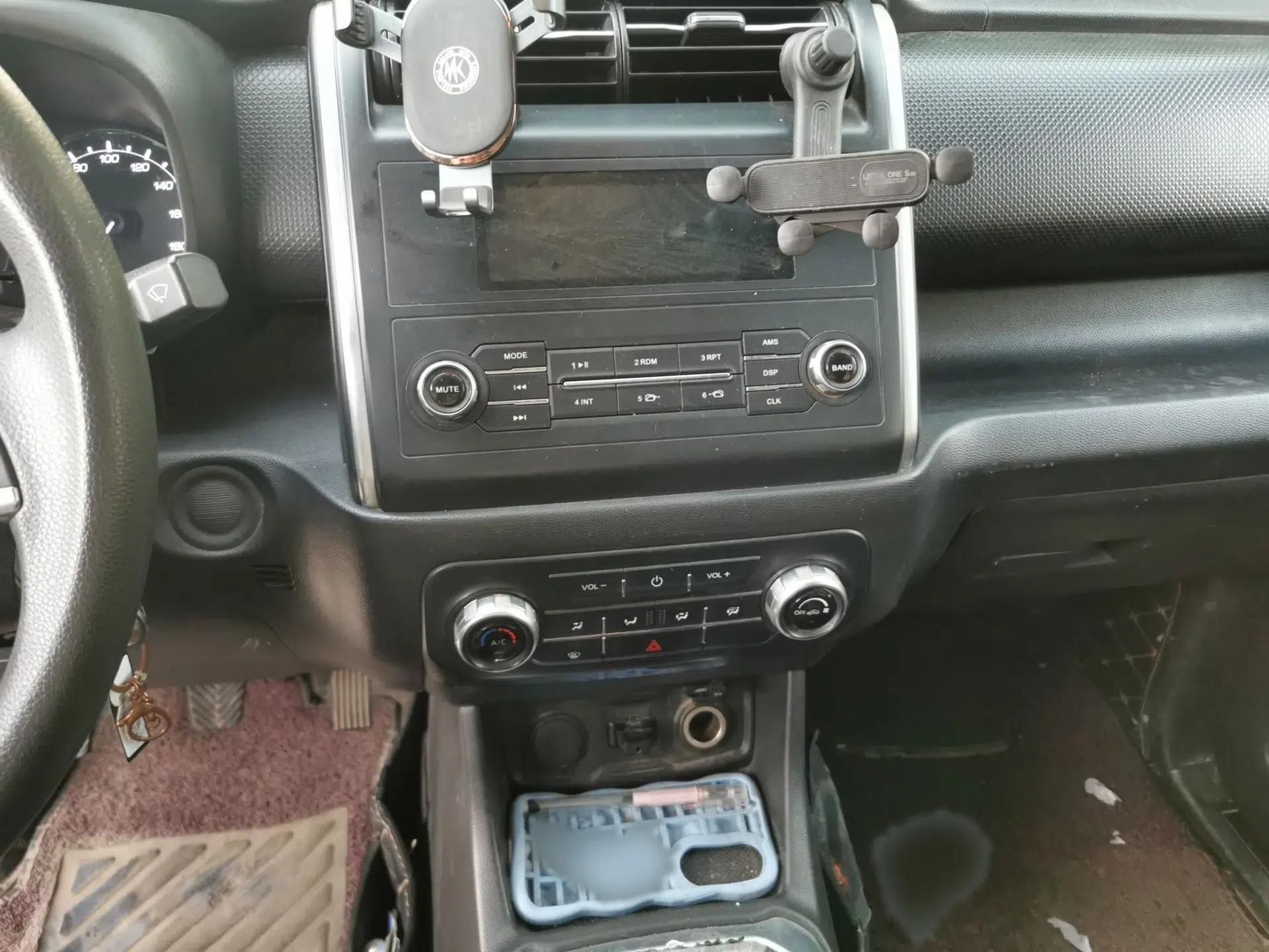 CHANGAN OSHAN X70A 2018 1.5L Manual Standard Edition — миниатюра 12
