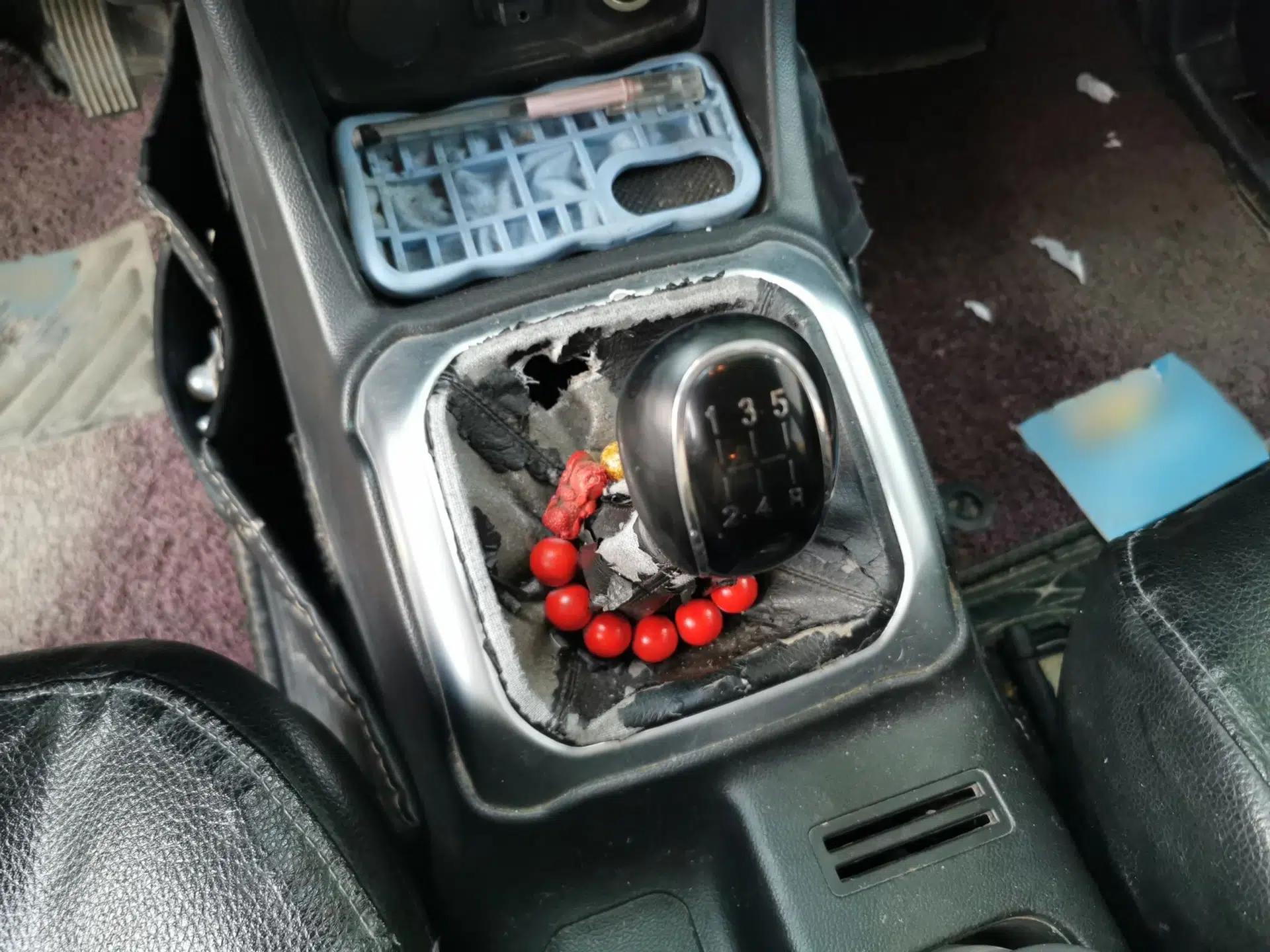 CHANGAN OSHAN X70A 2018 1.5L Manual Standard Edition — миниатюра 13
