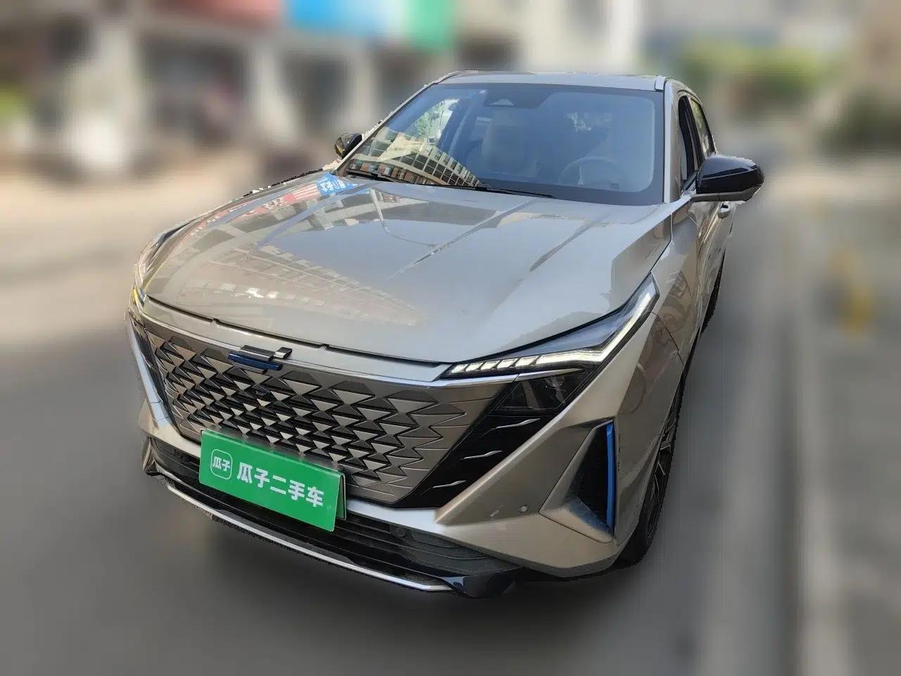 CHANGAN OSHAN Z6 New Energy 2022 Facelift Blue Whale iDD 150KM Flagship PLUS Smart Parking Edition — миниатюра 1