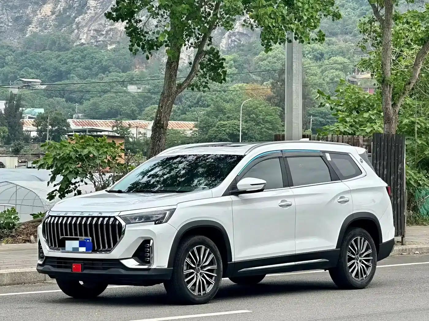 Jetour X90 PLUS 2024 1.6TD DCT Family Fun Edition 7-Seater — миниатюра 1