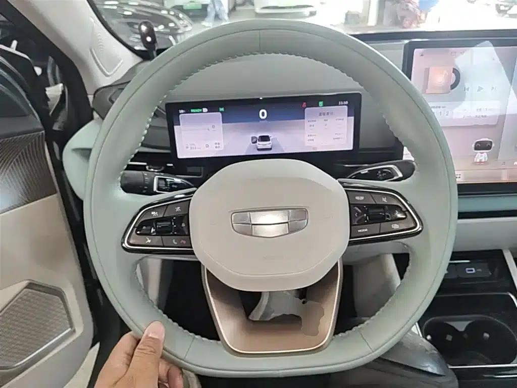 Geely Geometry G6 2024 500KM Premium Edition — миниатюра 11