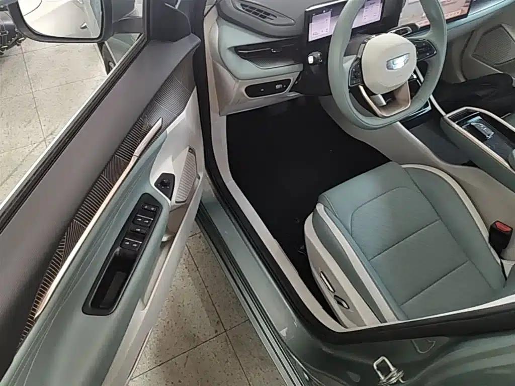Geely Geometry G6 2024 500KM Premium Edition — миниатюра 16