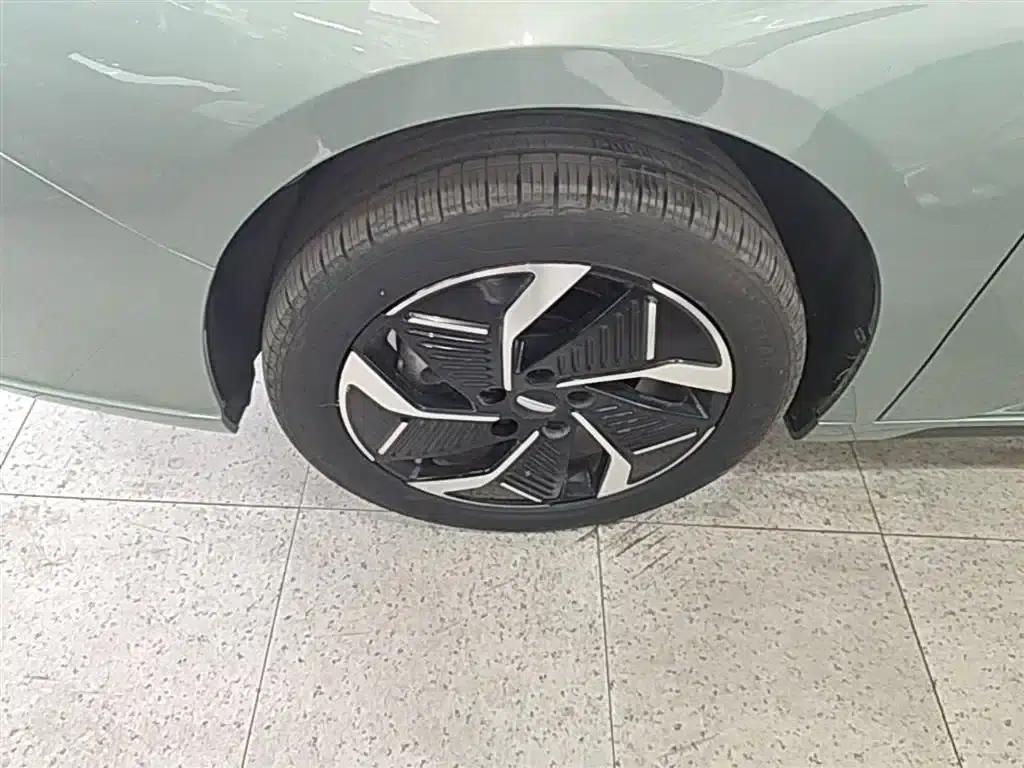 Geely Geometry G6 2024 500KM Premium Edition — миниатюра 23