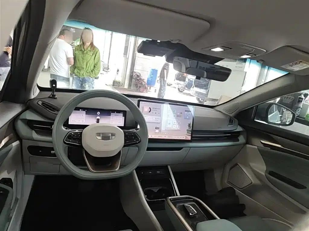 Geely Geometry G6 2024 500KM Premium Edition — миниатюра 10