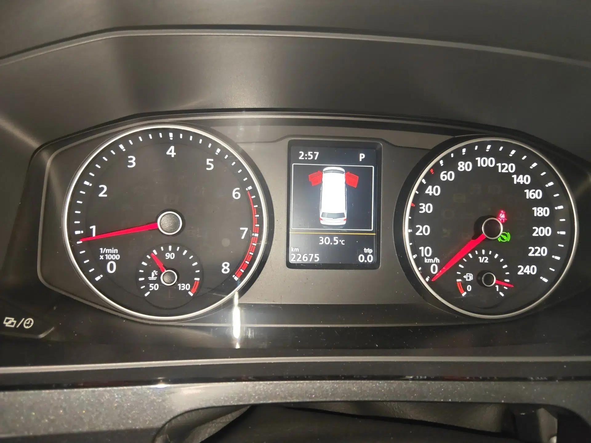Volkswagen Caravelle 2017 2.0 TSI 4x4 Luxury Edition 7-Seater — миниатюра 11