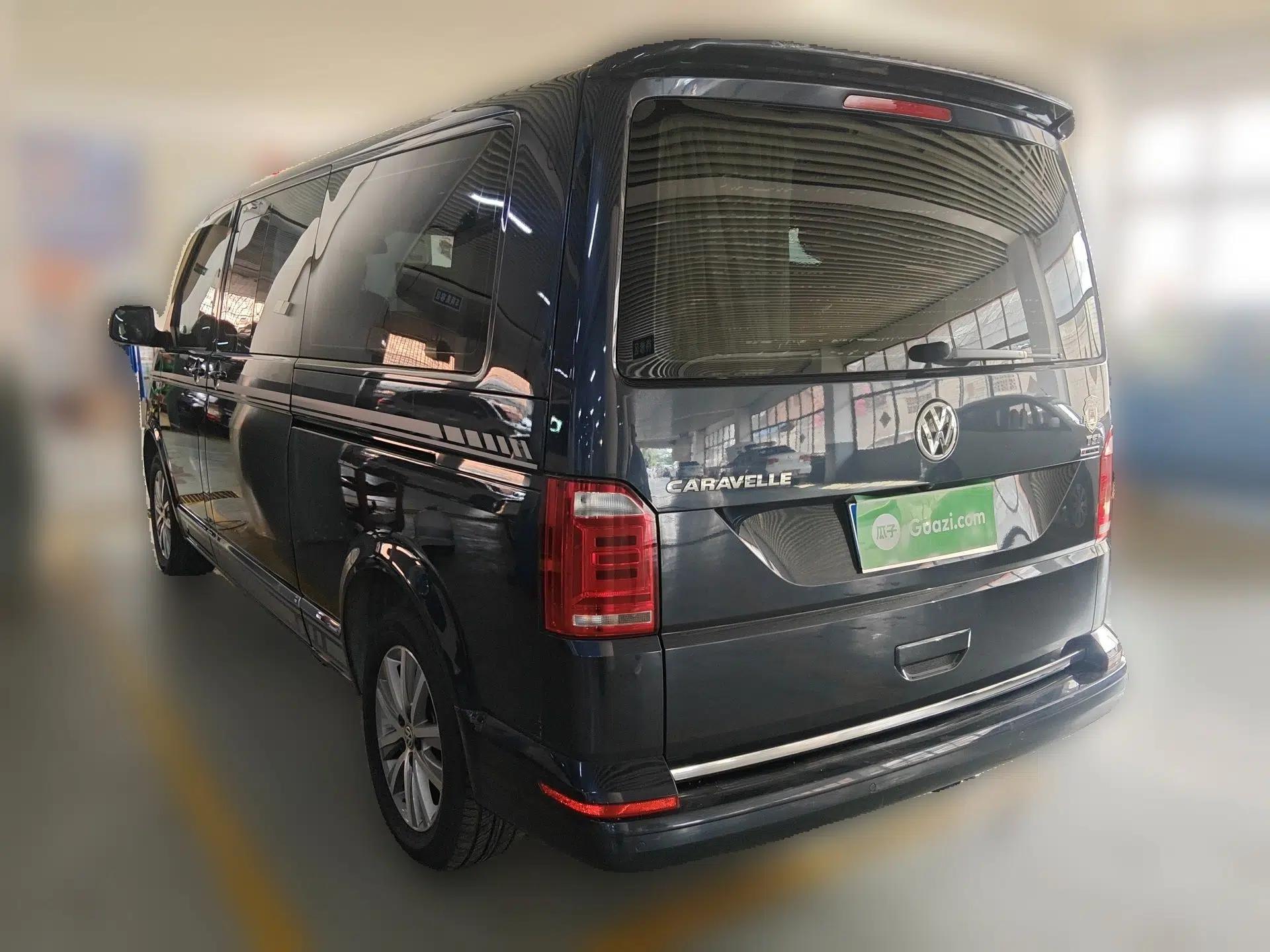 Volkswagen Caravelle 2017 2.0 TSI 4x4 Luxury Edition 7-Seater — миниатюра 4
