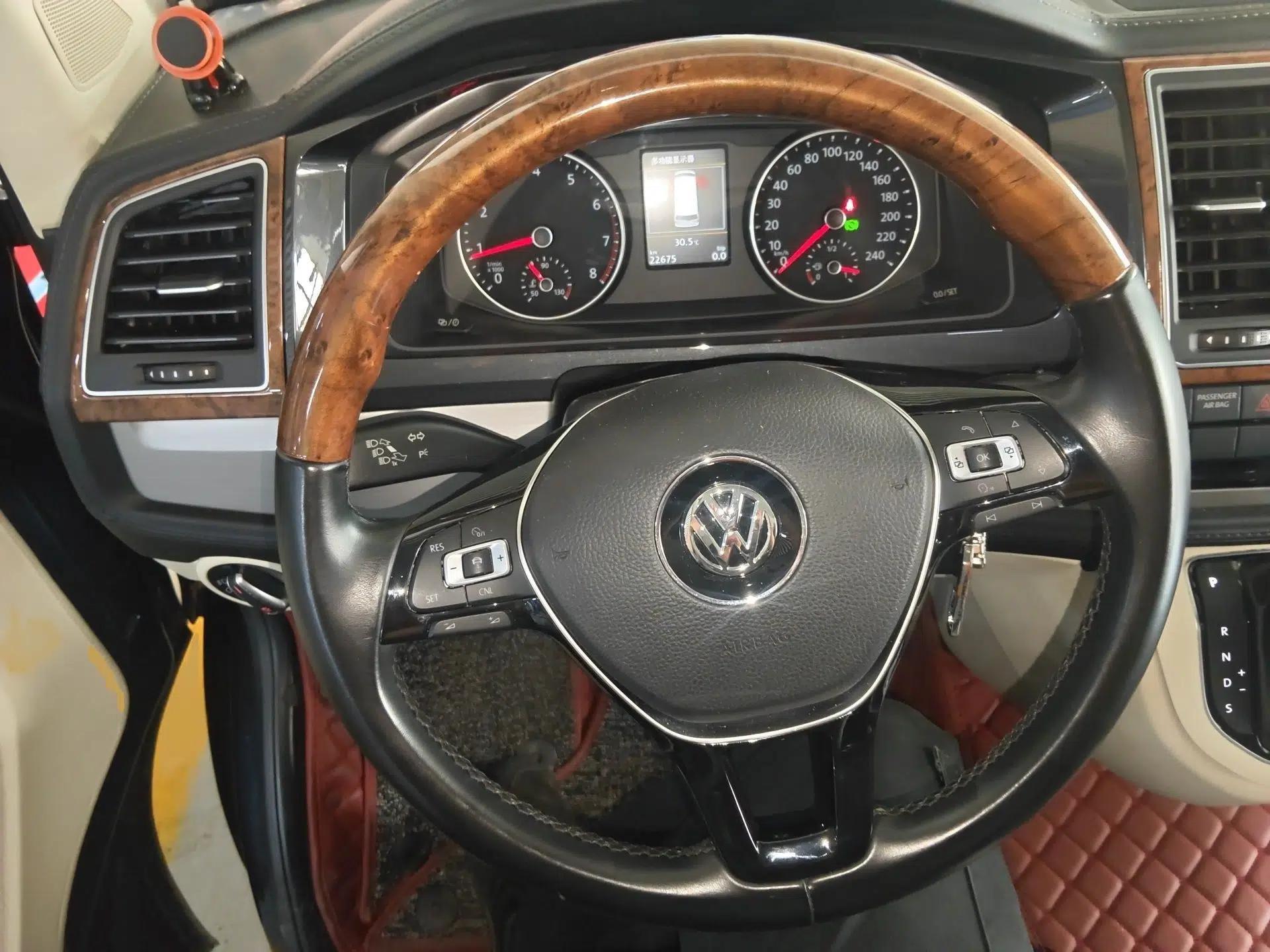 Volkswagen Caravelle 2017 2.0 TSI 4x4 Luxury Edition 7-Seater — миниатюра 9