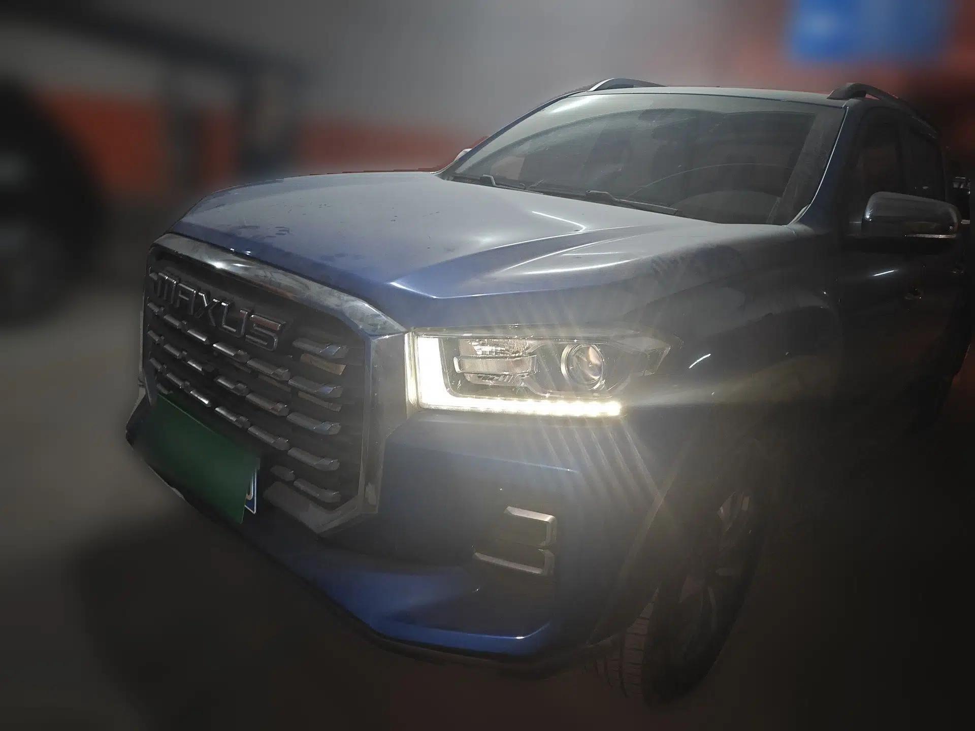 SAIC MAXUS Xingji 2023 Starry R 2.0T Automatic Diesel 4x4 Luxury Edition Long-Box Model — миниатюра 1