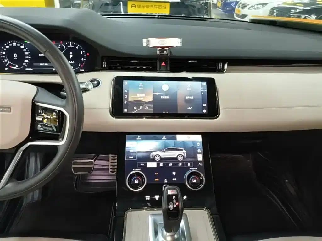 Range Rover Evoque PHEV 2021 Model P300e Luxury Edition — миниатюра 13