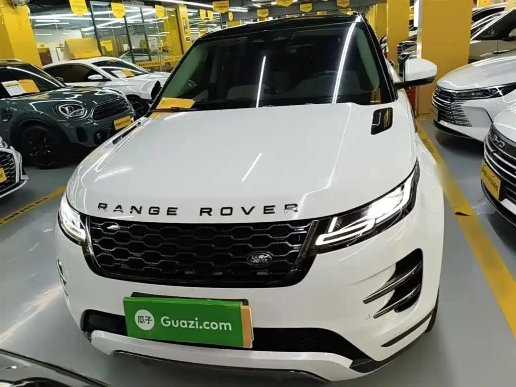 Range Rover Evoque PHEV 2021 Model P300e Luxury Edition — миниатюра 3