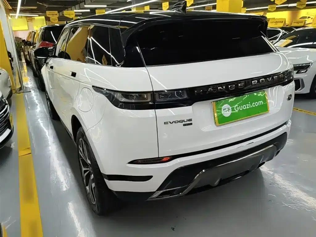 Range Rover Evoque PHEV 2021 Model P300e Luxury Edition — миниатюра 5