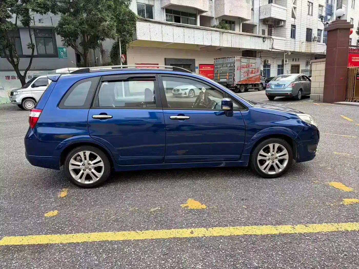 Liana A6 2015 Hatchback 1.4L Manual Comfort Edition — миниатюра 4