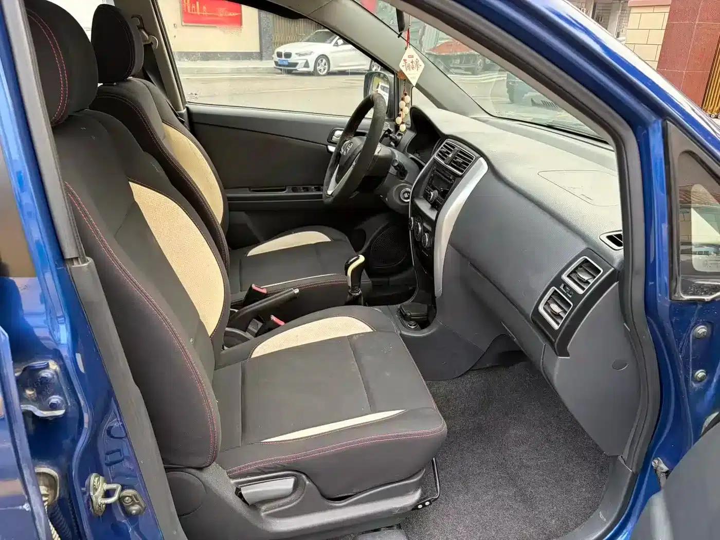 Liana A6 2015 Hatchback 1.4L Manual Comfort Edition — миниатюра 9