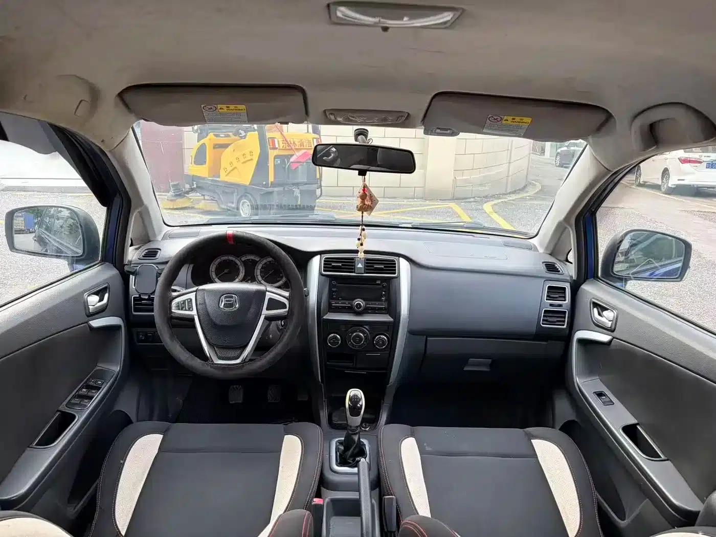 Liana A6 2015 Hatchback 1.4L Manual Comfort Edition — миниатюра 10