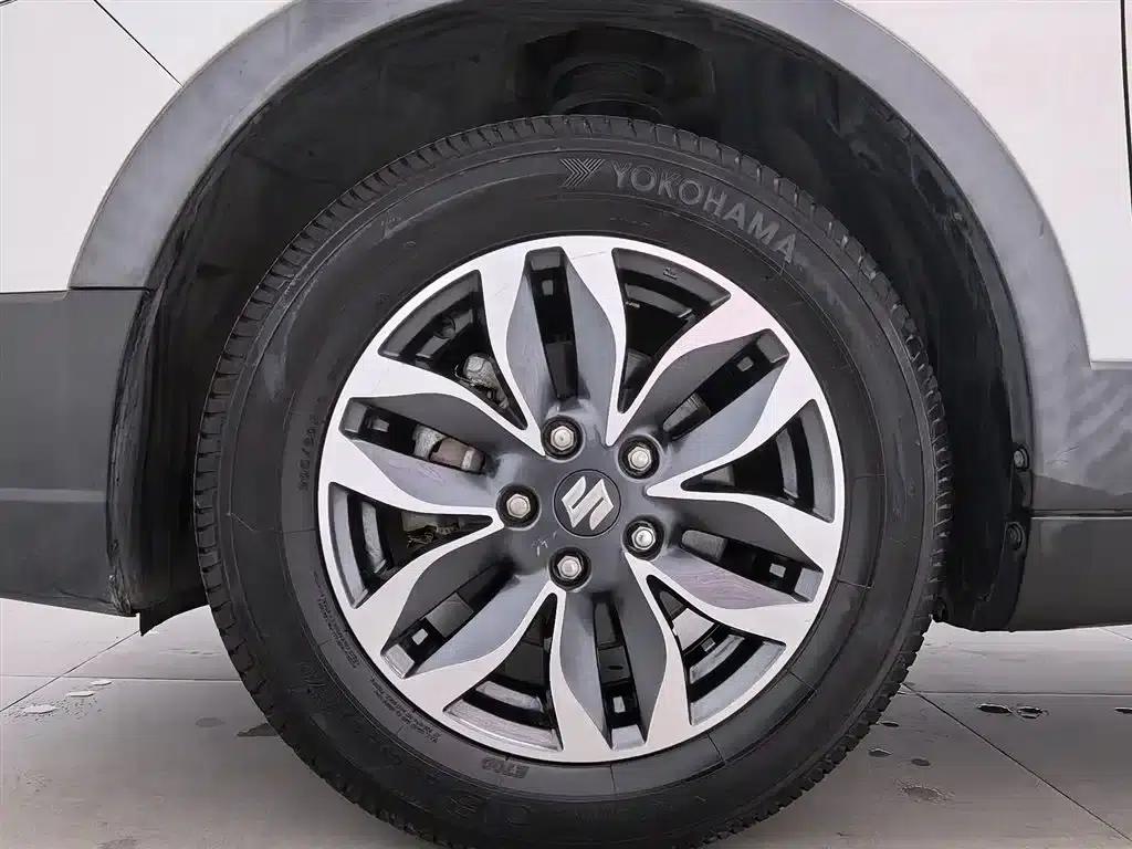 Xiaotu 2017 1.6L CVT 2WD Urban Fashion Model — миниатюра 17