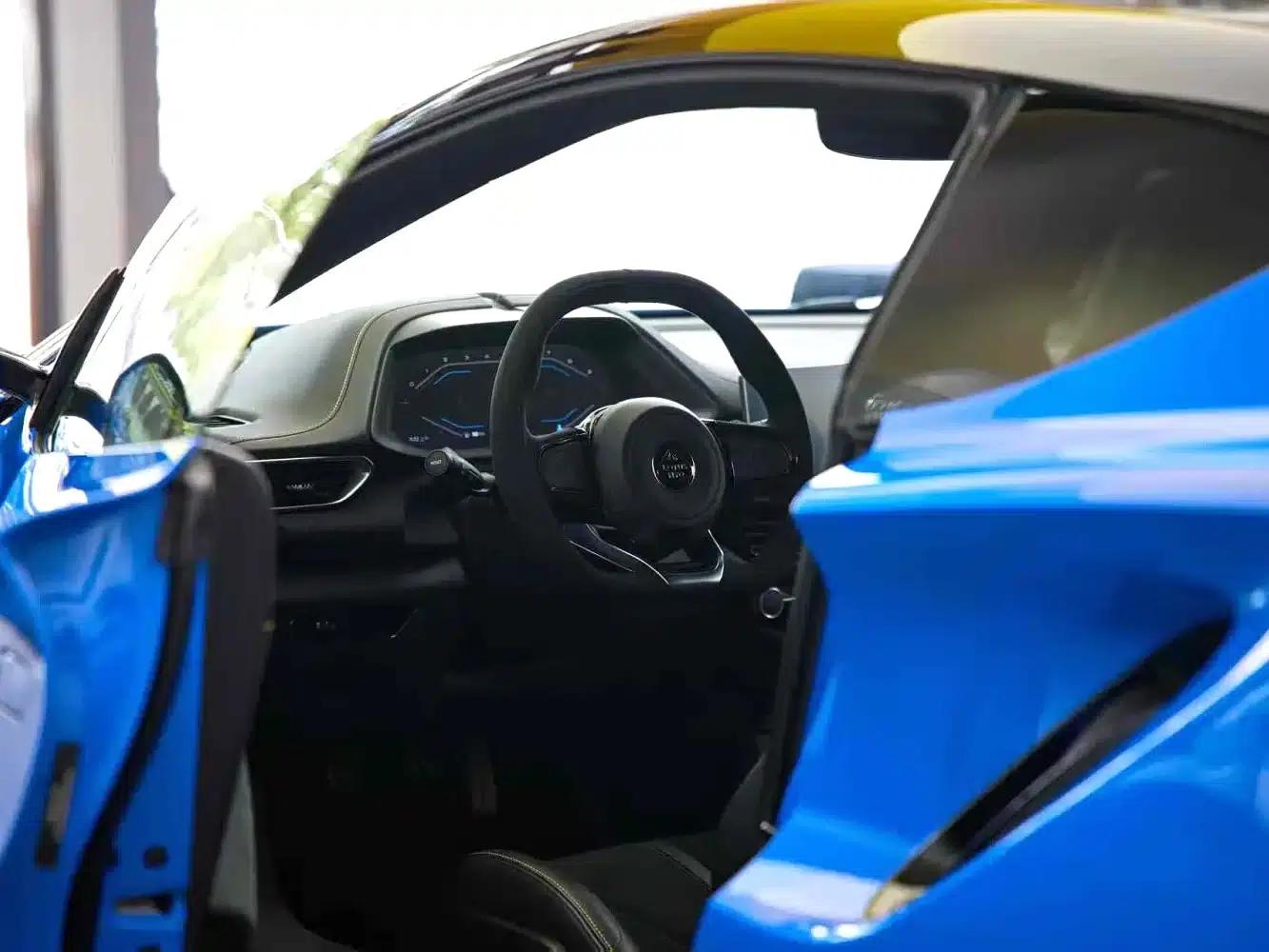 EMIRA 2021 2.0T DCT First Edition — миниатюра 13