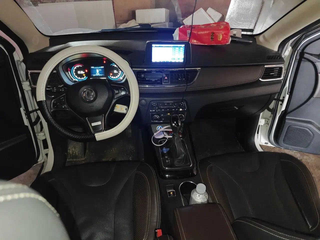 Dongfeng Fengon 370 2017 1.5L CVT Fashion Edition 7-Seater — миниатюра 10