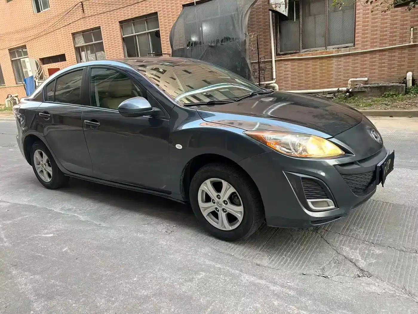 Mazda 3 Axela 2011 Sedan 1.6L Automatic Comfort — миниатюра 3