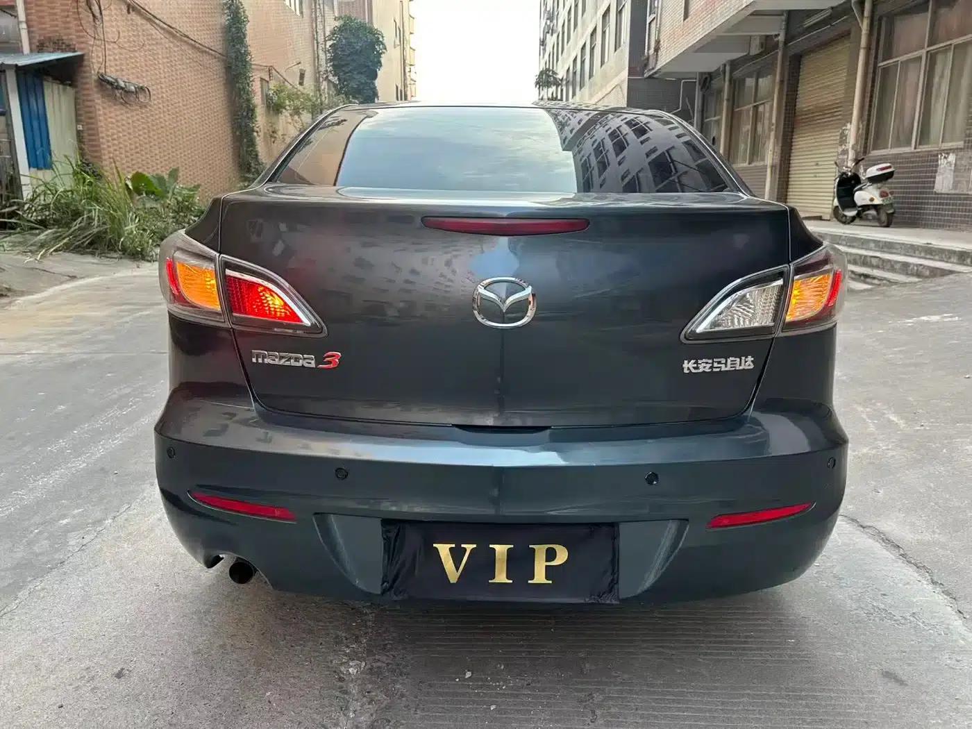 Mazda 3 Axela 2011 Sedan 1.6L Automatic Comfort — миниатюра 5