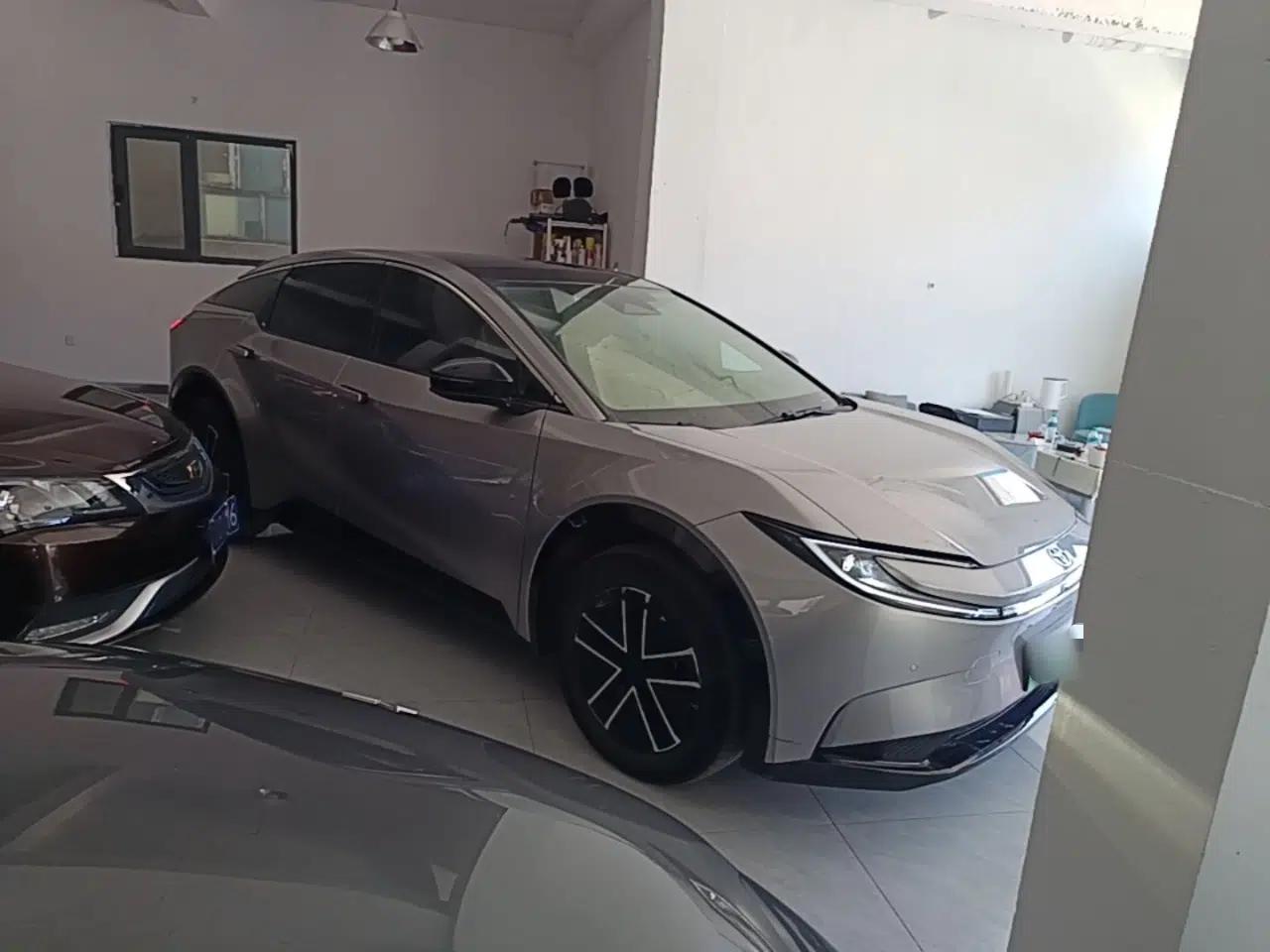 Toyota bZ5 2025 Model 550 JOY — миниатюра 3