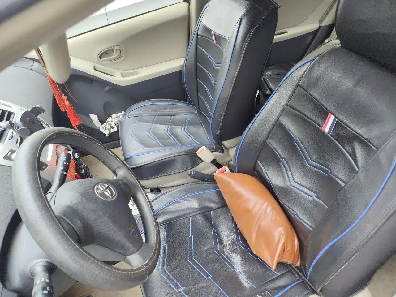 Toyota Yaris 2011 1.6E Automatic Charm Edition — миниатюра 16
