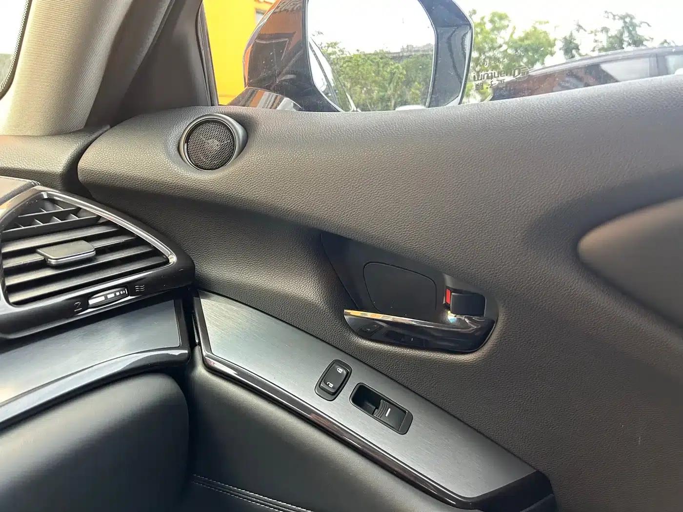 Acura CDX 2016 1.5T 2WD Premium Edition — миниатюра 41