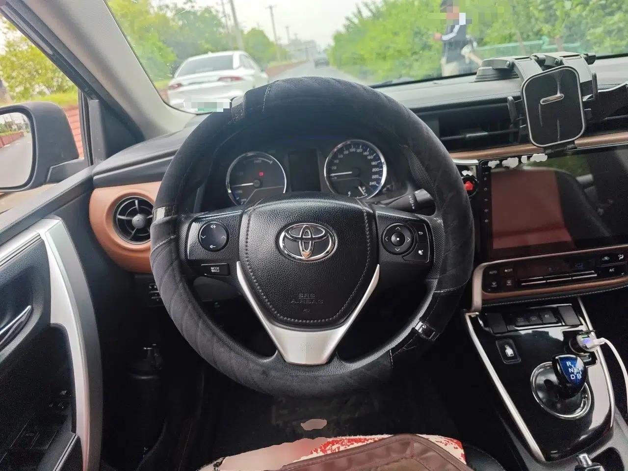 Toyota Levin Hybrid E+ 2019 1.8L PH GS E-CVT Elite Edition — миниатюра 11