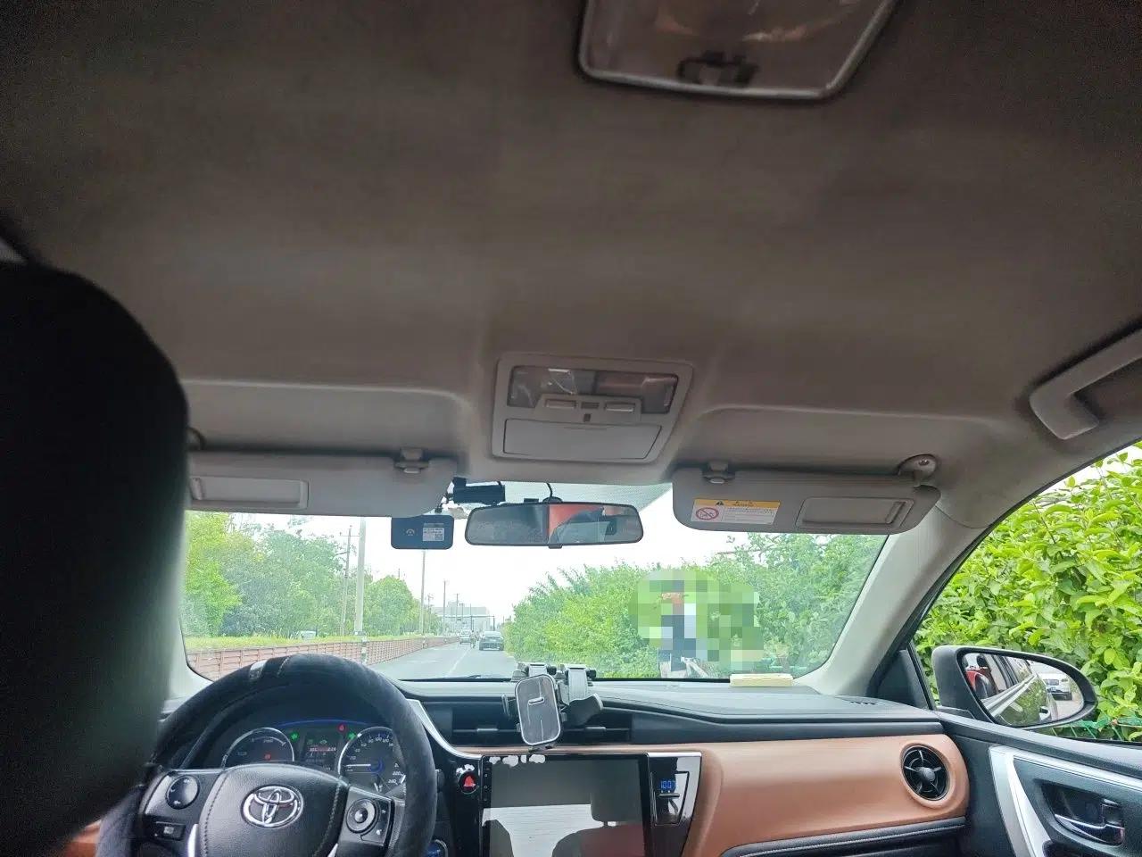 Toyota Levin Hybrid E+ 2019 1.8L PH GS E-CVT Elite Edition — миниатюра 19