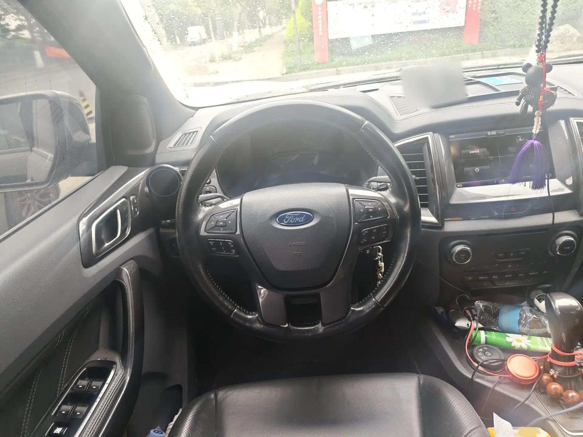 Ford Everest 2016 2.0T Gasoline Automatic 4x4 Flagship Edition — миниатюра 9