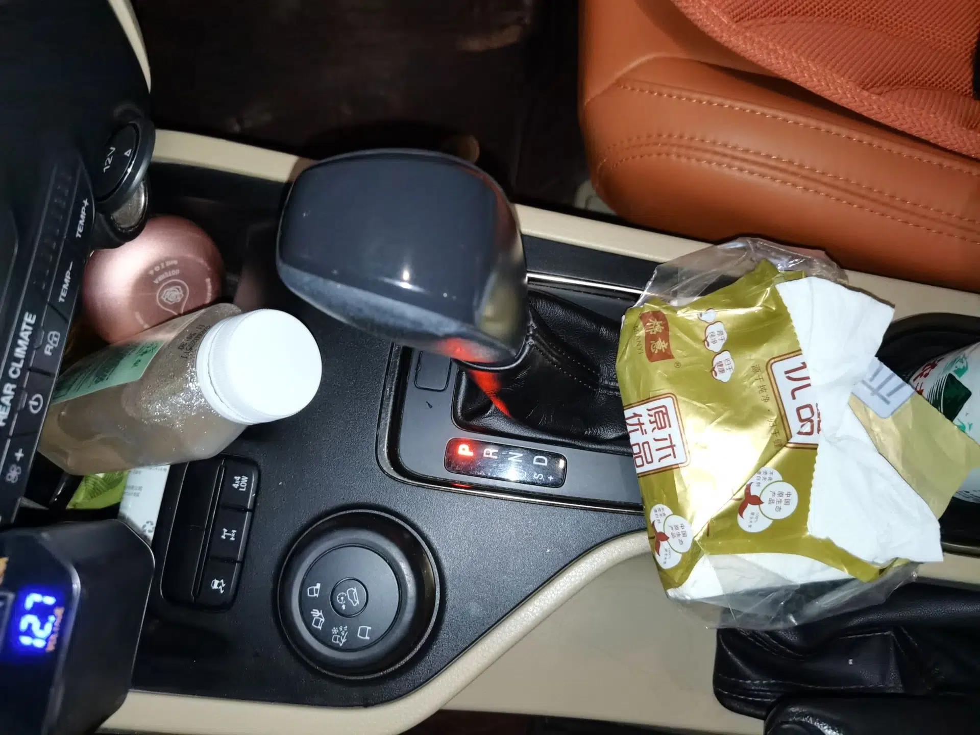 Ford Everest 2016 2.0T Gasoline Automatic 4x4 Elite Edition — миниатюра 15