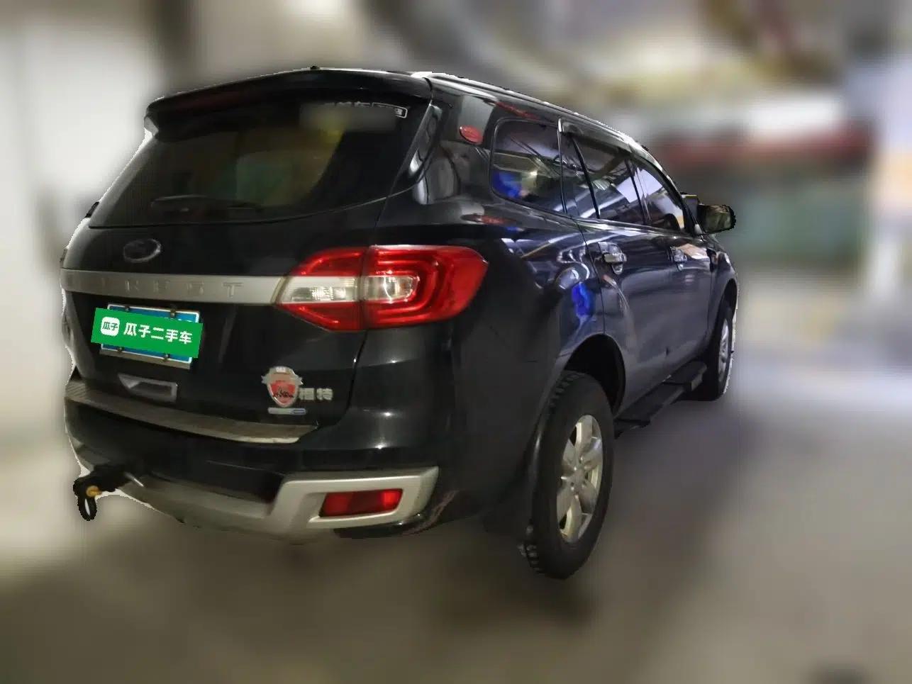 Ford Everest 2016 2.0T Gasoline Automatic 4x4 Elite Edition — миниатюра 6