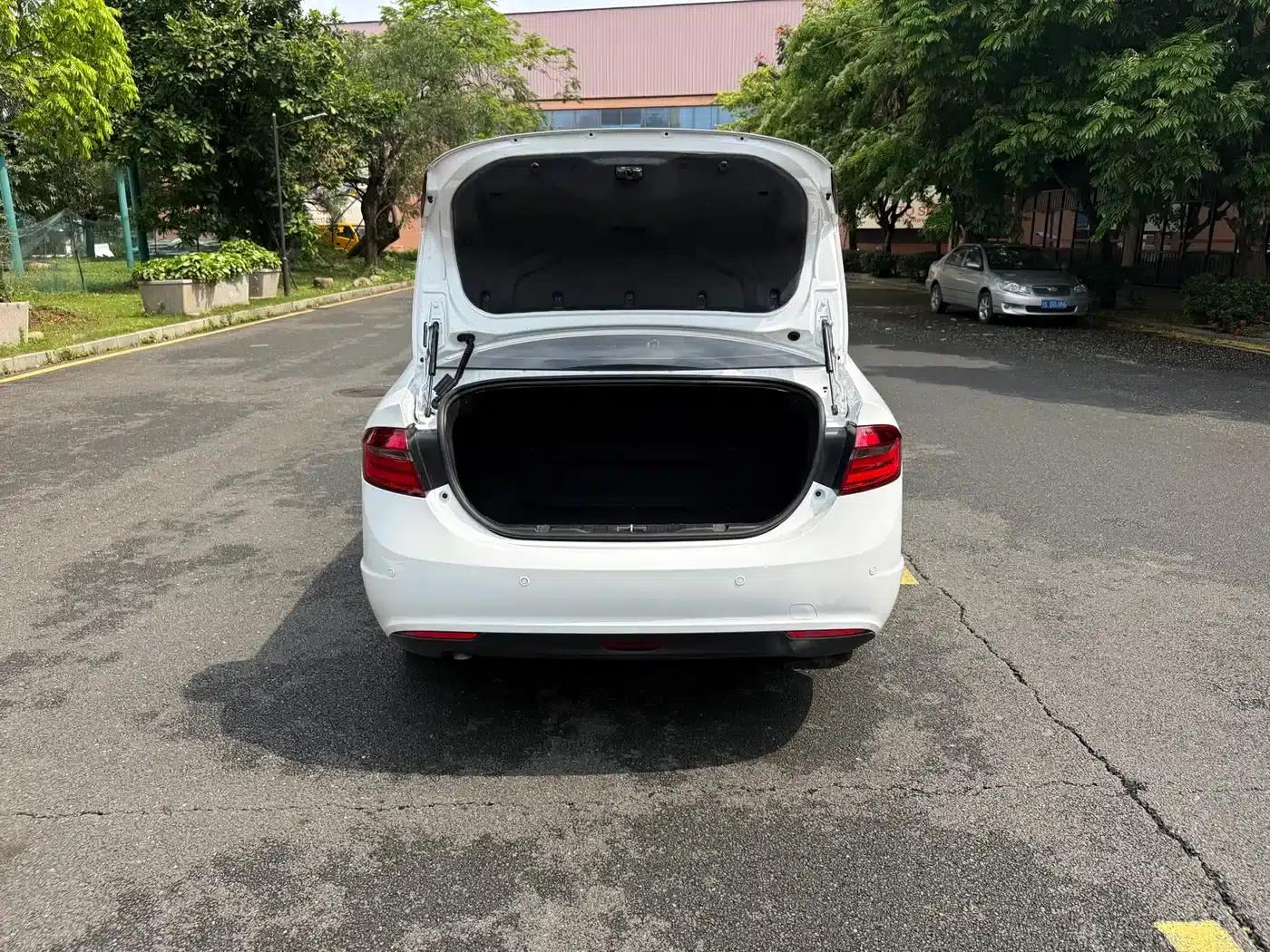 Chery Arrizo 7e 2016 1.6L e-Premium Edition — миниатюра 16