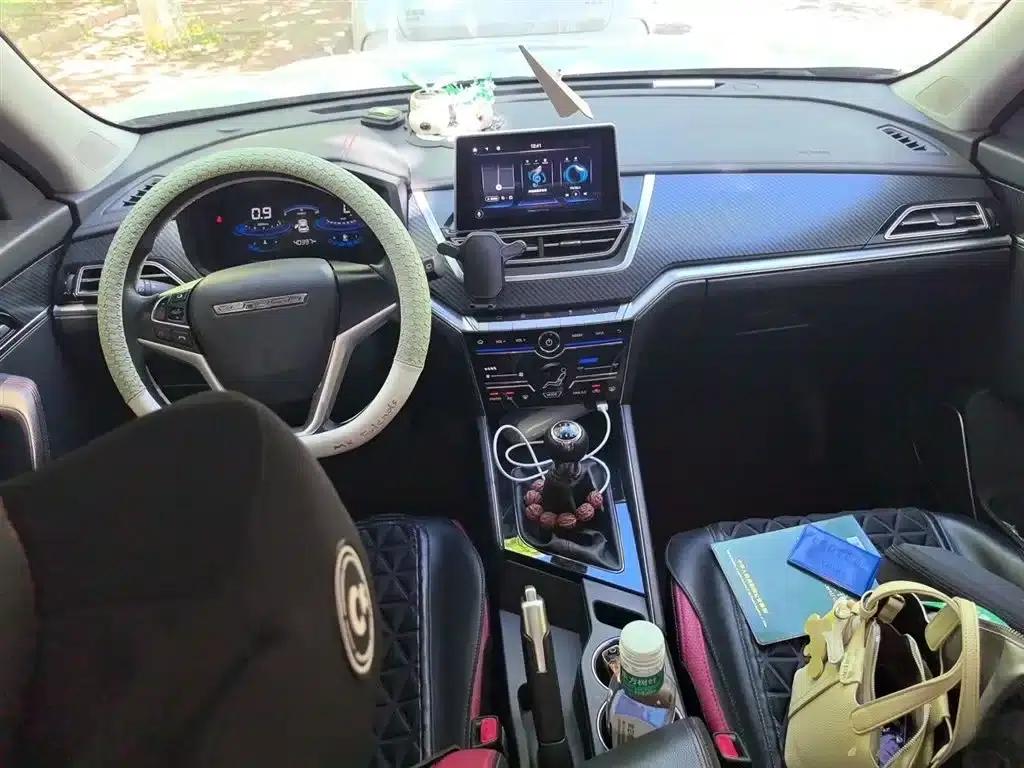 Venucia T60 2022 1.6L Manual Smart Edition — миниатюра 6