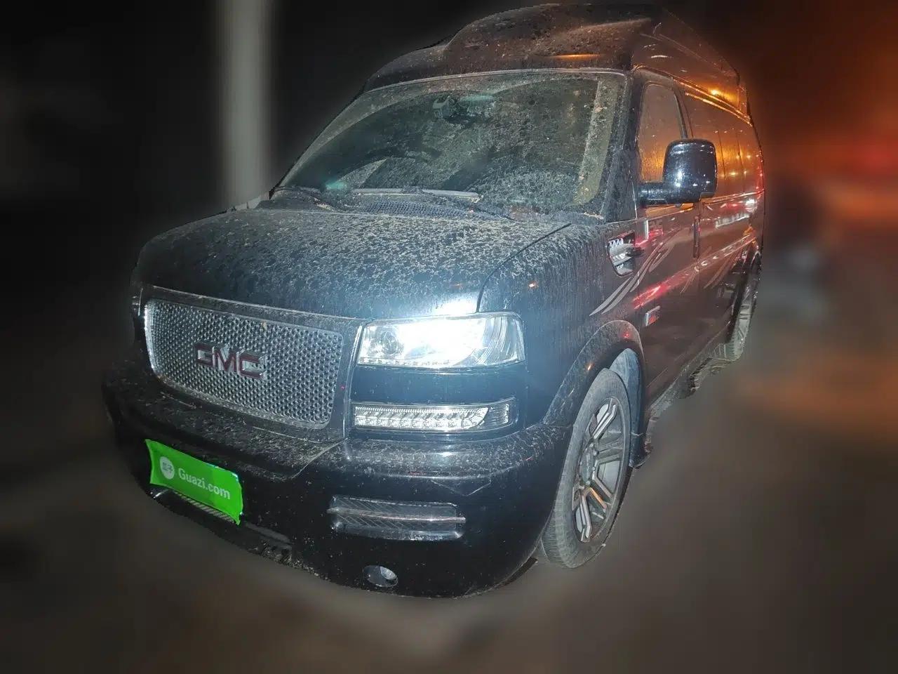 GMC SAVANA 2018 6.0L GX777 Prestige Star Edition — миниатюра 1