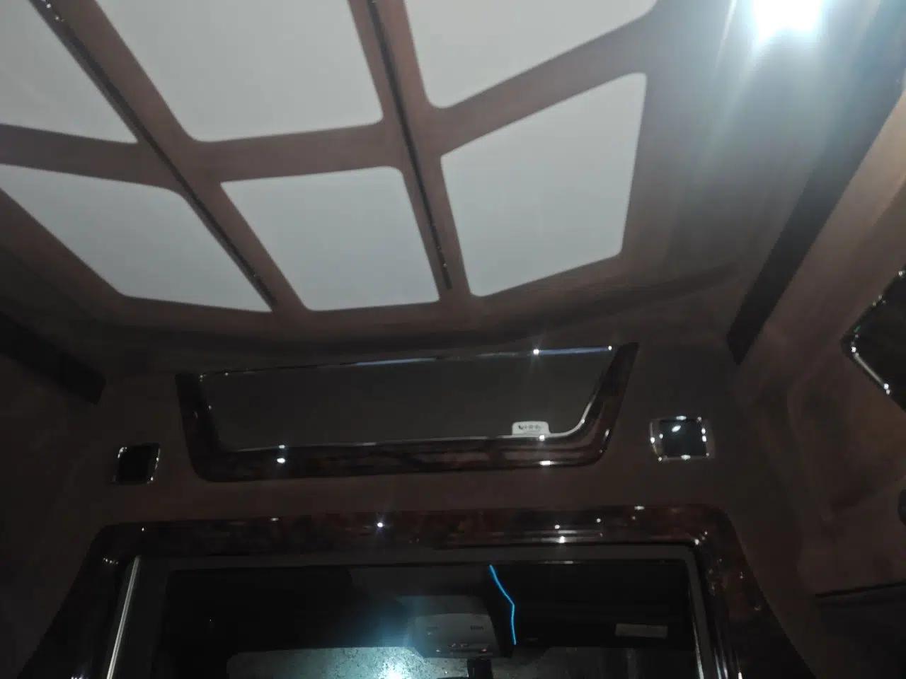 GMC SAVANA 2018 6.0L GX777 Prestige Star Edition — миниатюра 19