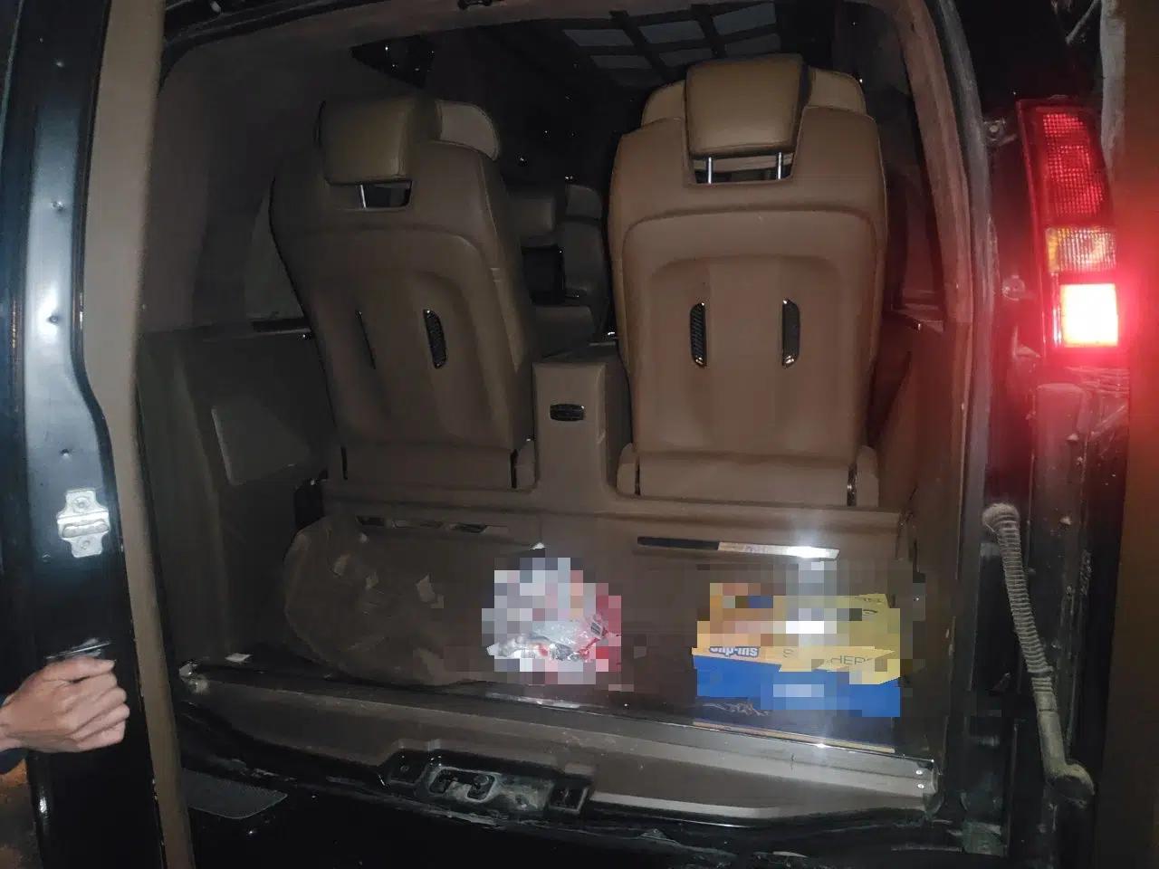 GMC SAVANA 2018 6.0L GX777 Prestige Star Edition — миниатюра 20