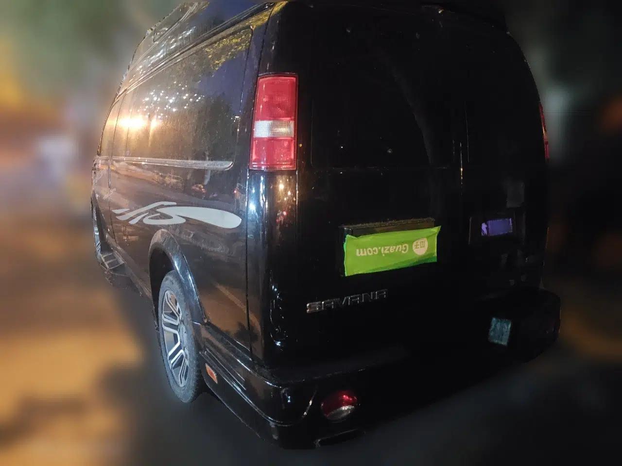 GMC SAVANA 2018 6.0L GX777 Prestige Star Edition — миниатюра 4