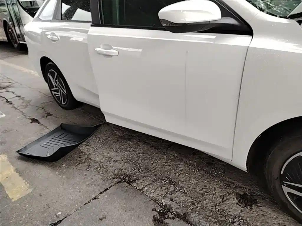 Roewe D6 2025 450km Premium Edition — миниатюра 21
